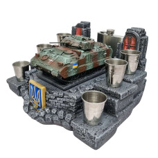 Сувенір патріотичний штоф підставка "М2А2 BRADLEY" №2 (П2) гіпс, подарунковий міні-бар